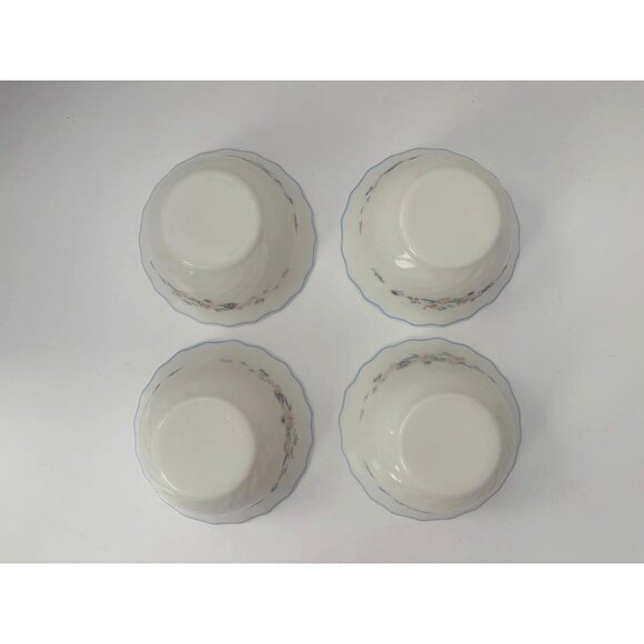 Set Of 4 Arcopal Scalloped Edge Swirl Milk Glass Soup/Salad/Dessert/Bowls 5” - Picture 4 of 6